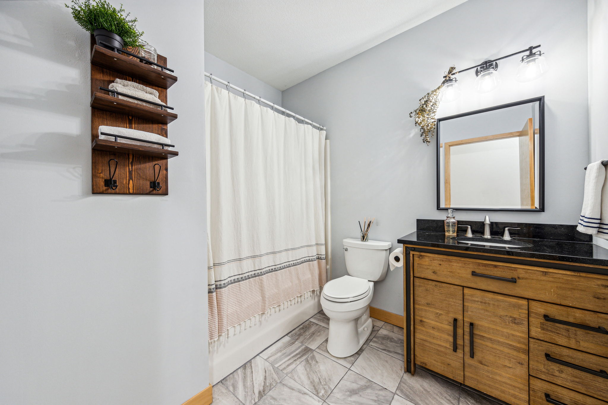 16_Interior