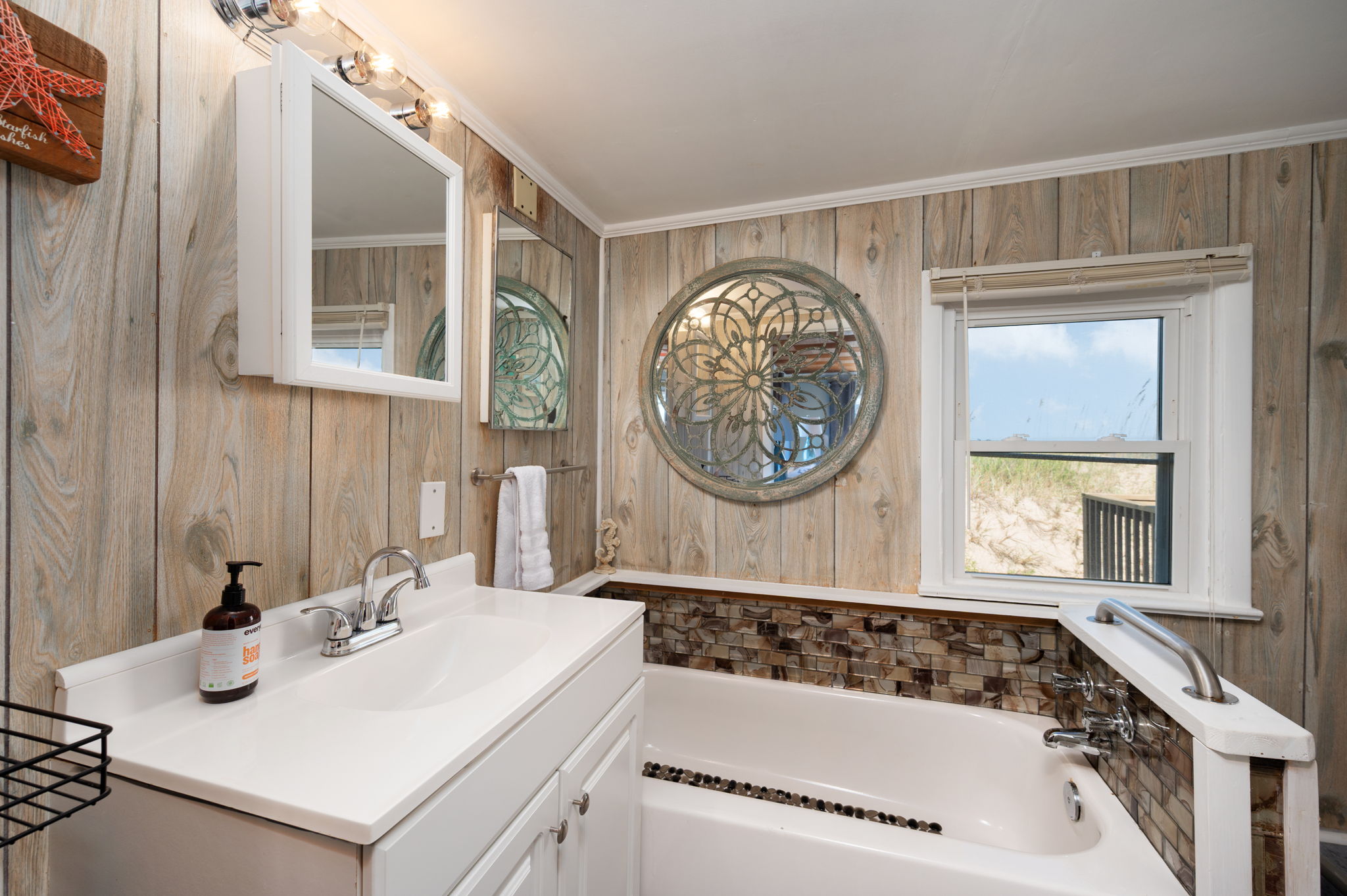 2901-NVDT-BR1-Private-Bath