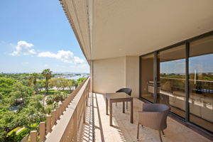 Balcony 450 square feet