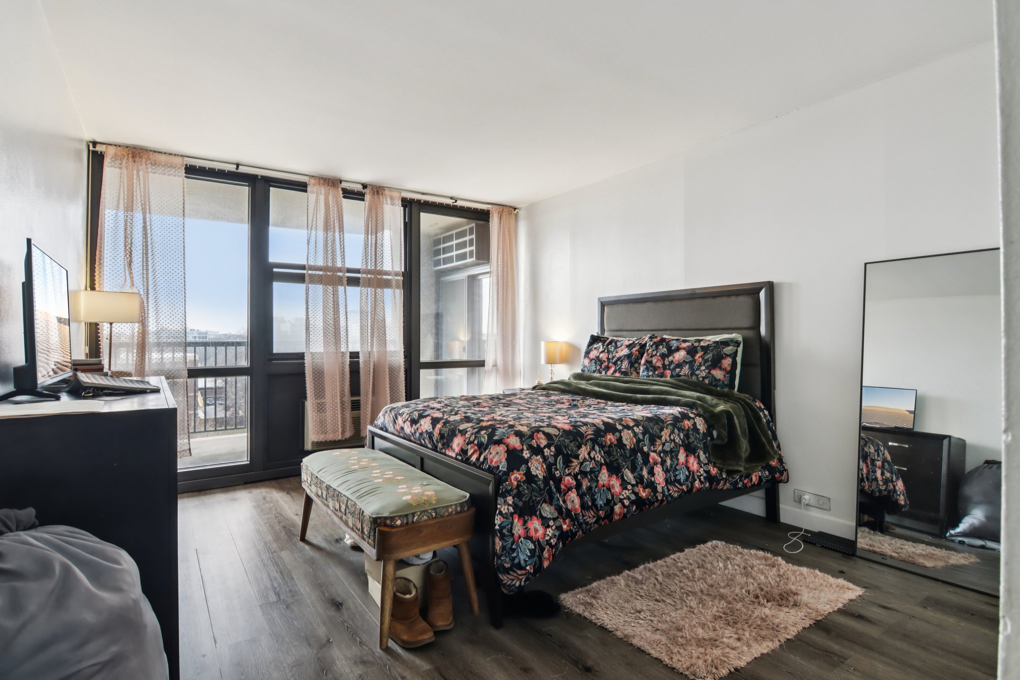 S Michigan Ave 505-S2703-019.jpg