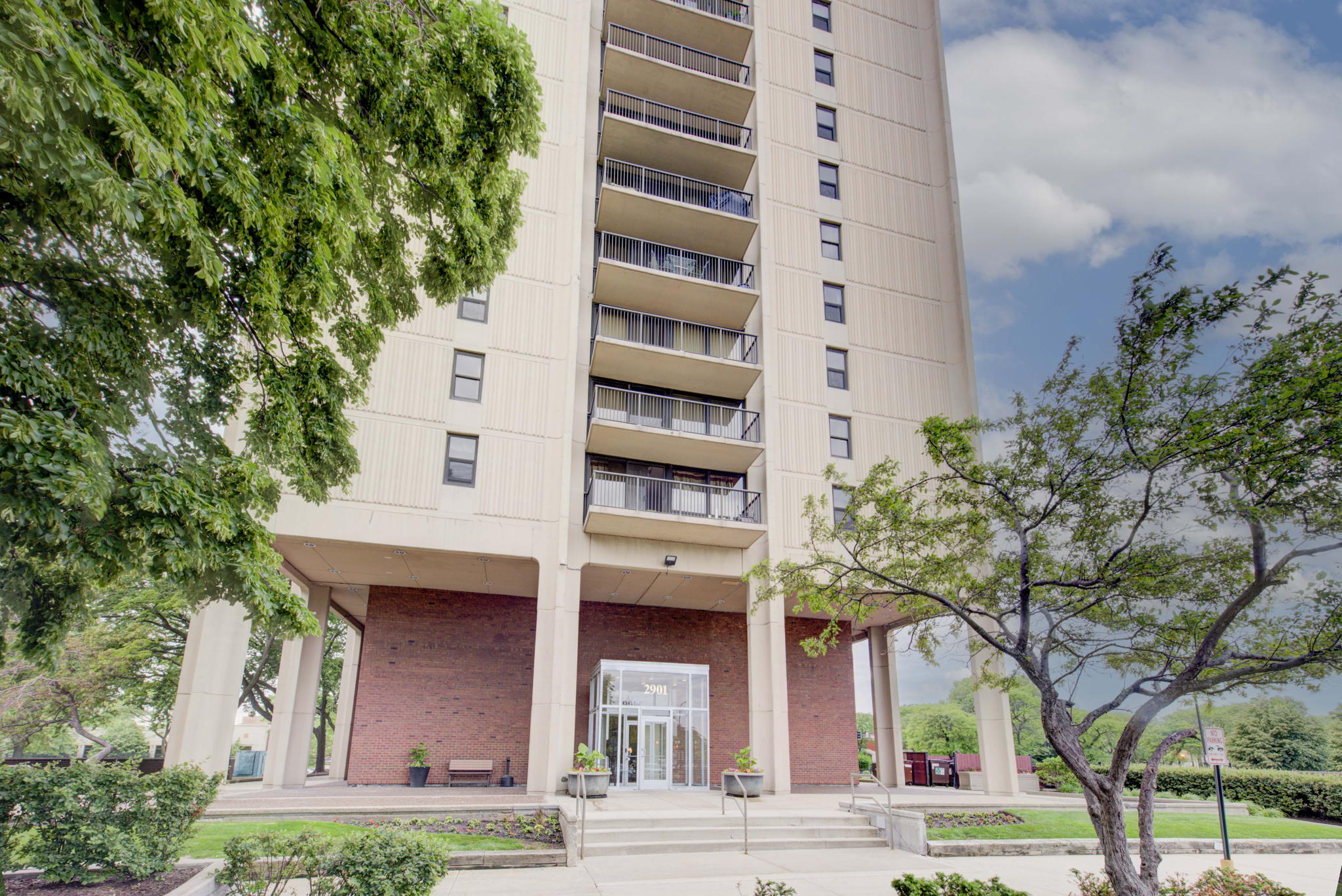 2901 S Michigan Ave, Chicago, IL 60616 | Archi-Pix