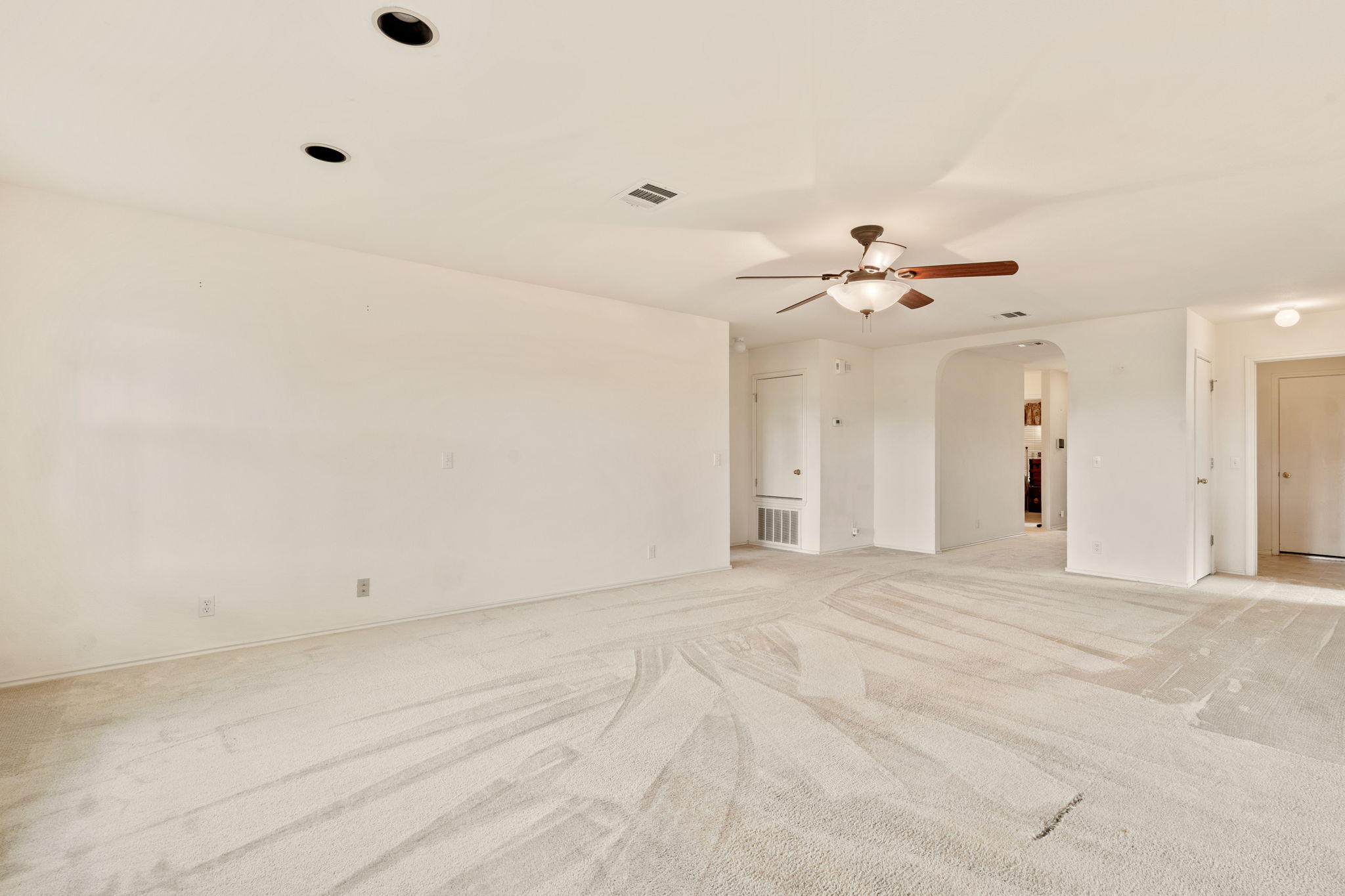  2901 Tyler Ln, Taylor, TX 76574, US Photo 10