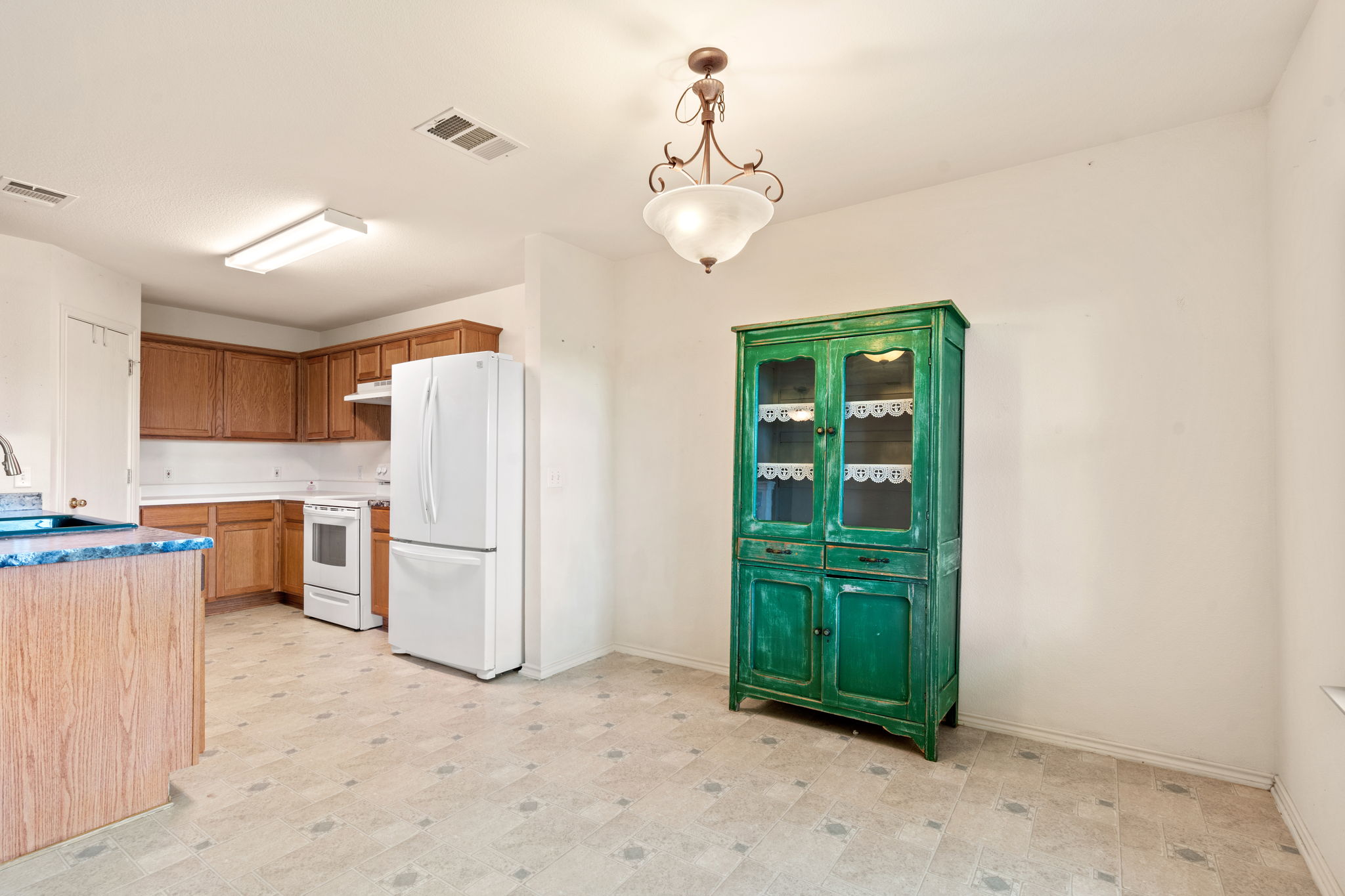  2901 Tyler Ln, Taylor, TX 76574, US Photo 18