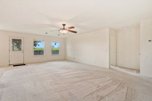  2901 Tyler Ln, Taylor, TX 76574, US Photo 6