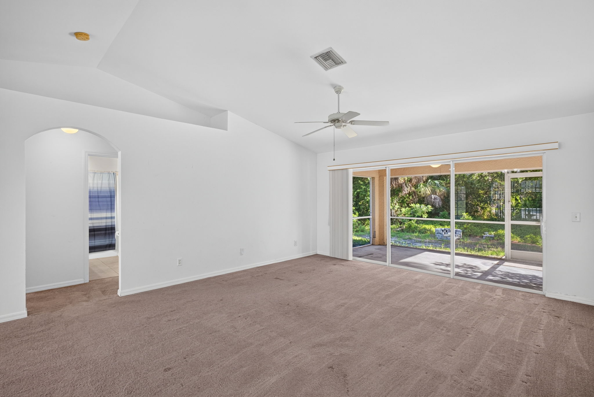 Living Room 2 of 4