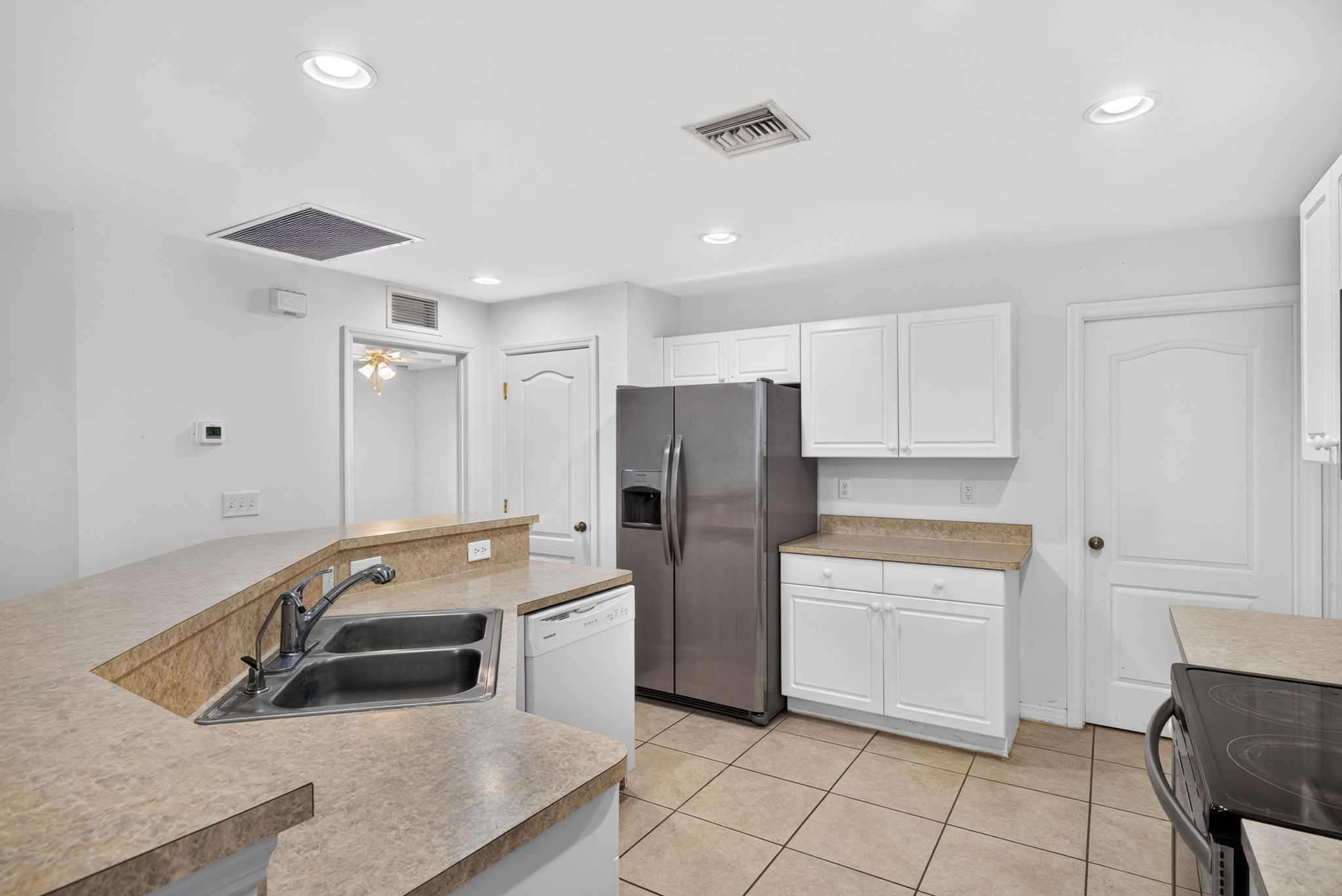 Kitchen 1 of 3