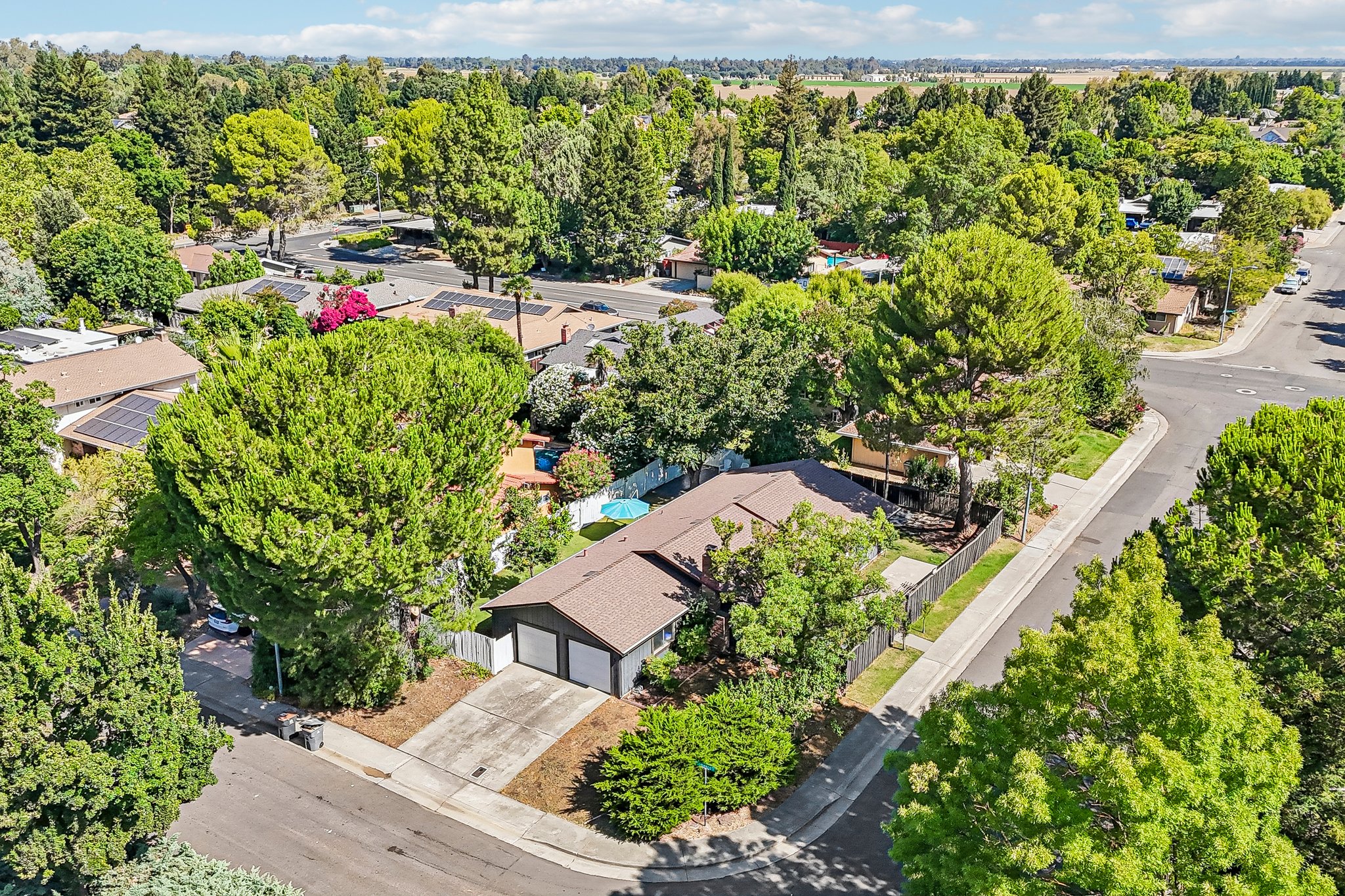 Corona Dr-S0407-032.jpg