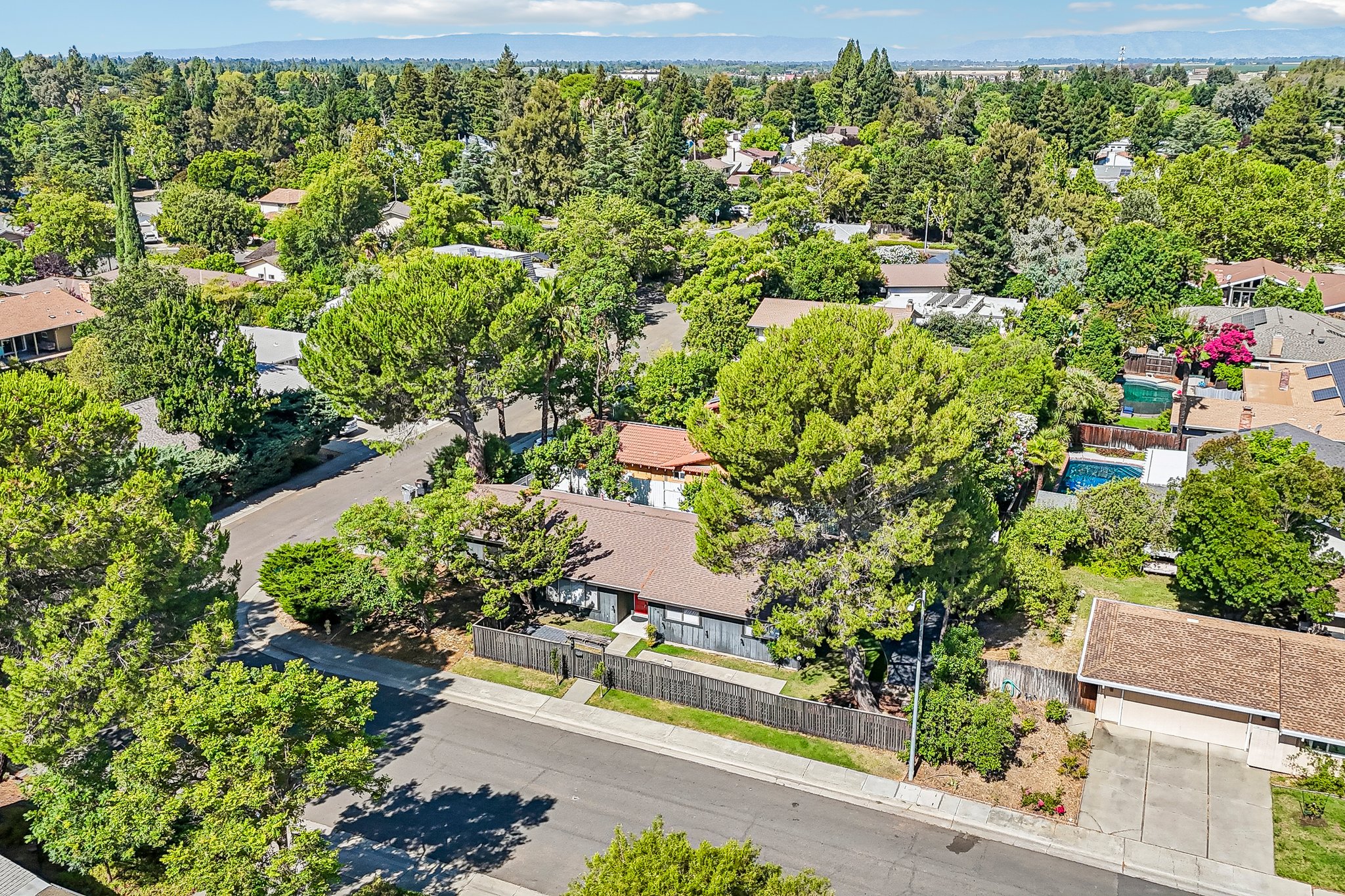 Corona Dr-S0407-034.jpg