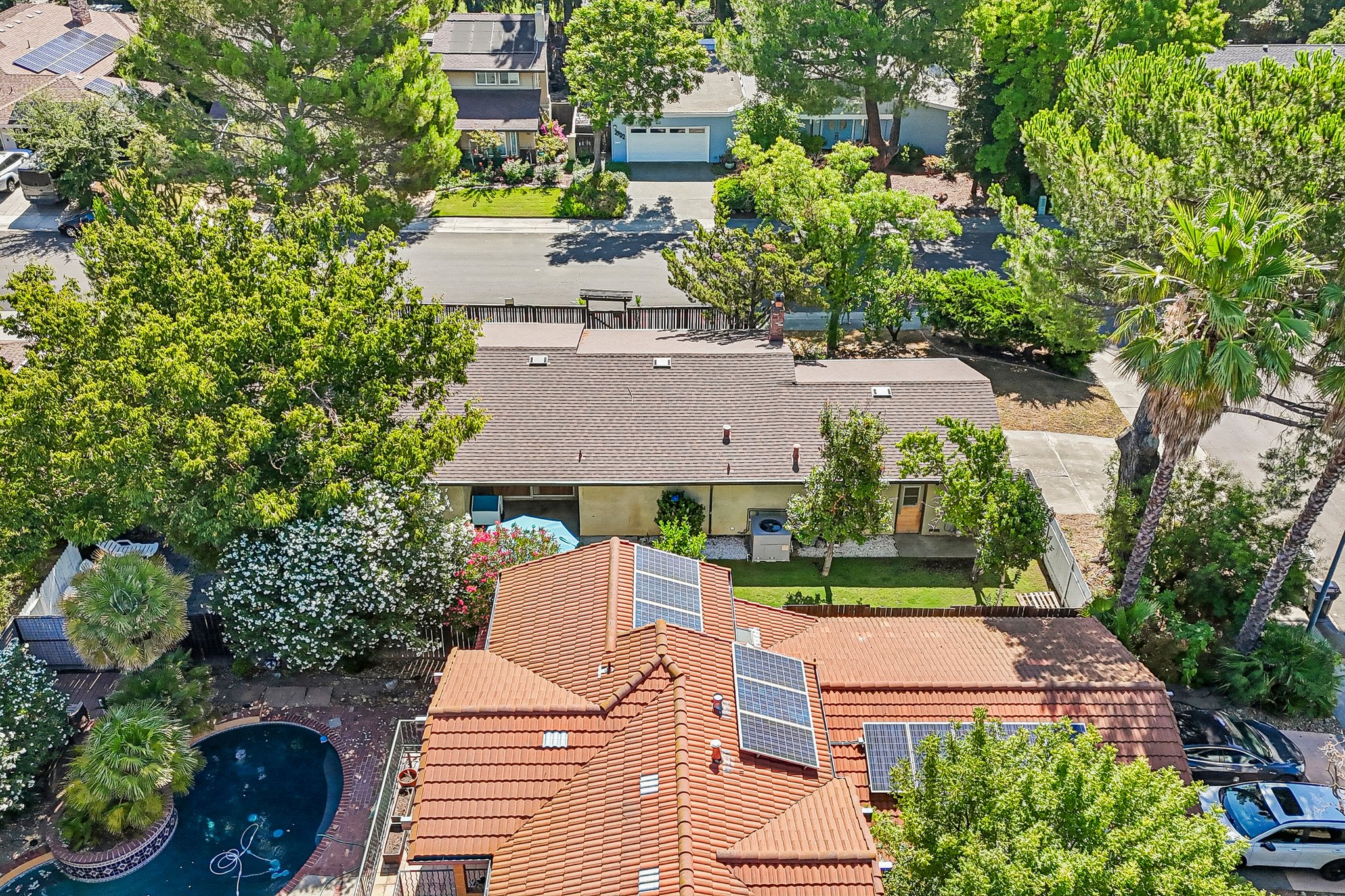 Corona Dr-S0407-037.jpg