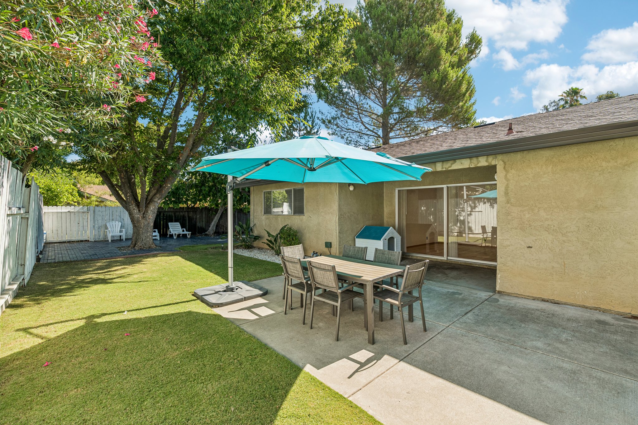Corona Dr-S0407-027.jpg