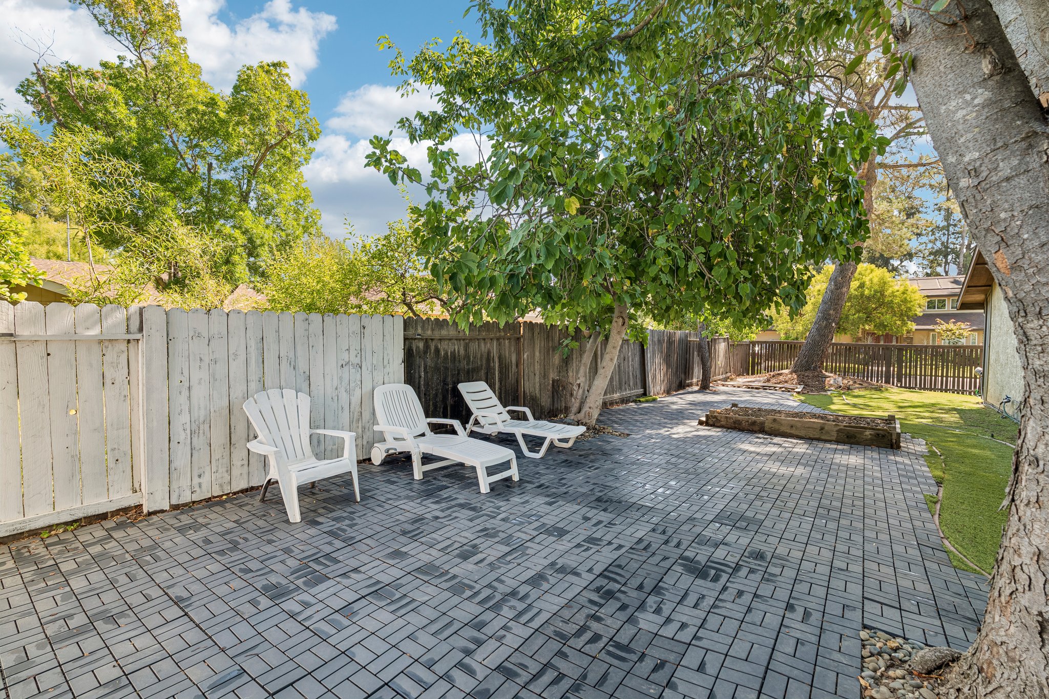 Corona Dr-S0407-028.jpg