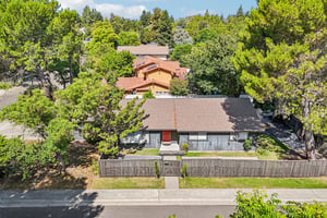 Corona Dr-S0407-031.jpg