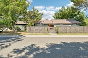 Corona Dr-S0407-001.jpg