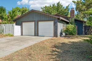 Corona Dr-S0407-002.jpg