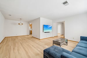 Corona Dr-S0407-007.jpg