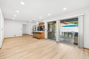 Corona Dr-S0407-009.jpg