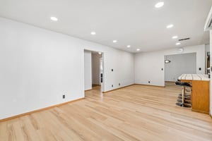 Corona Dr-S0407-010.jpg