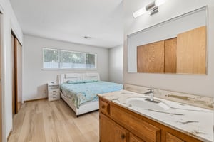 Corona Dr-S0407-019.jpg