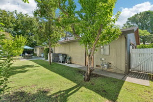 Corona Dr-S0407-026.jpg