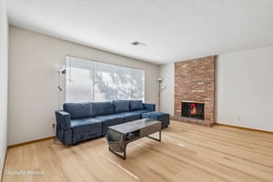 WA-Corona Dr-S0407-005.jpg