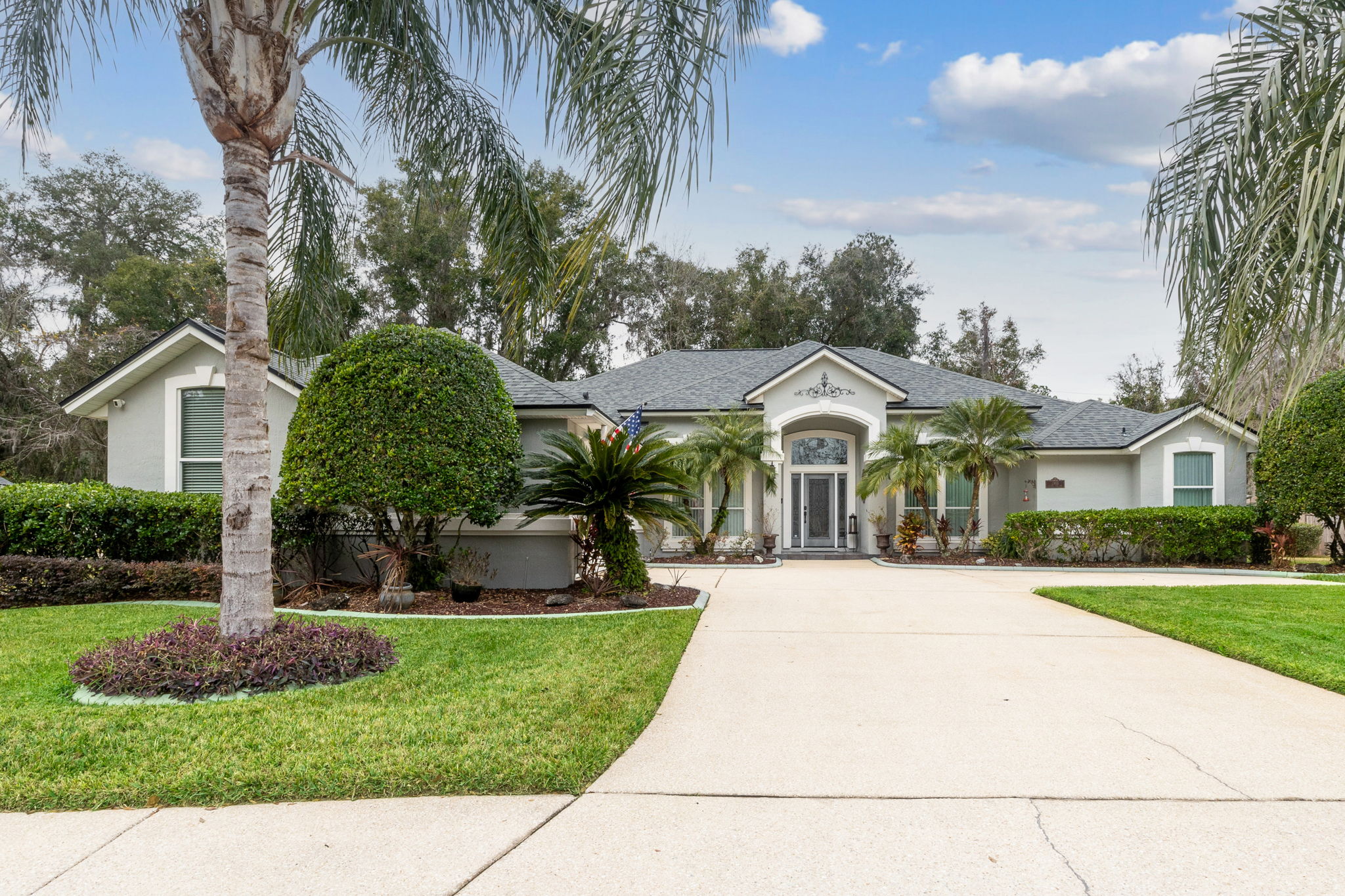 Welcome to 2903 Grande Oaks Way