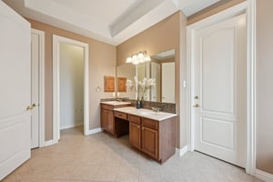 Longhorn Cir-L1804-025.jpg