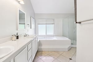 Avenida Valera-S2410-065.jpg