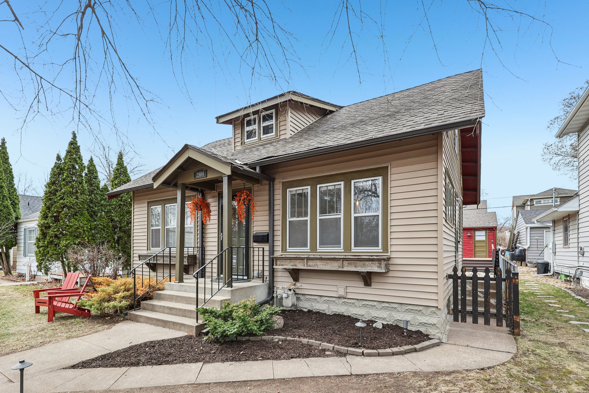 Webster Ave S-S0204-002.jpg