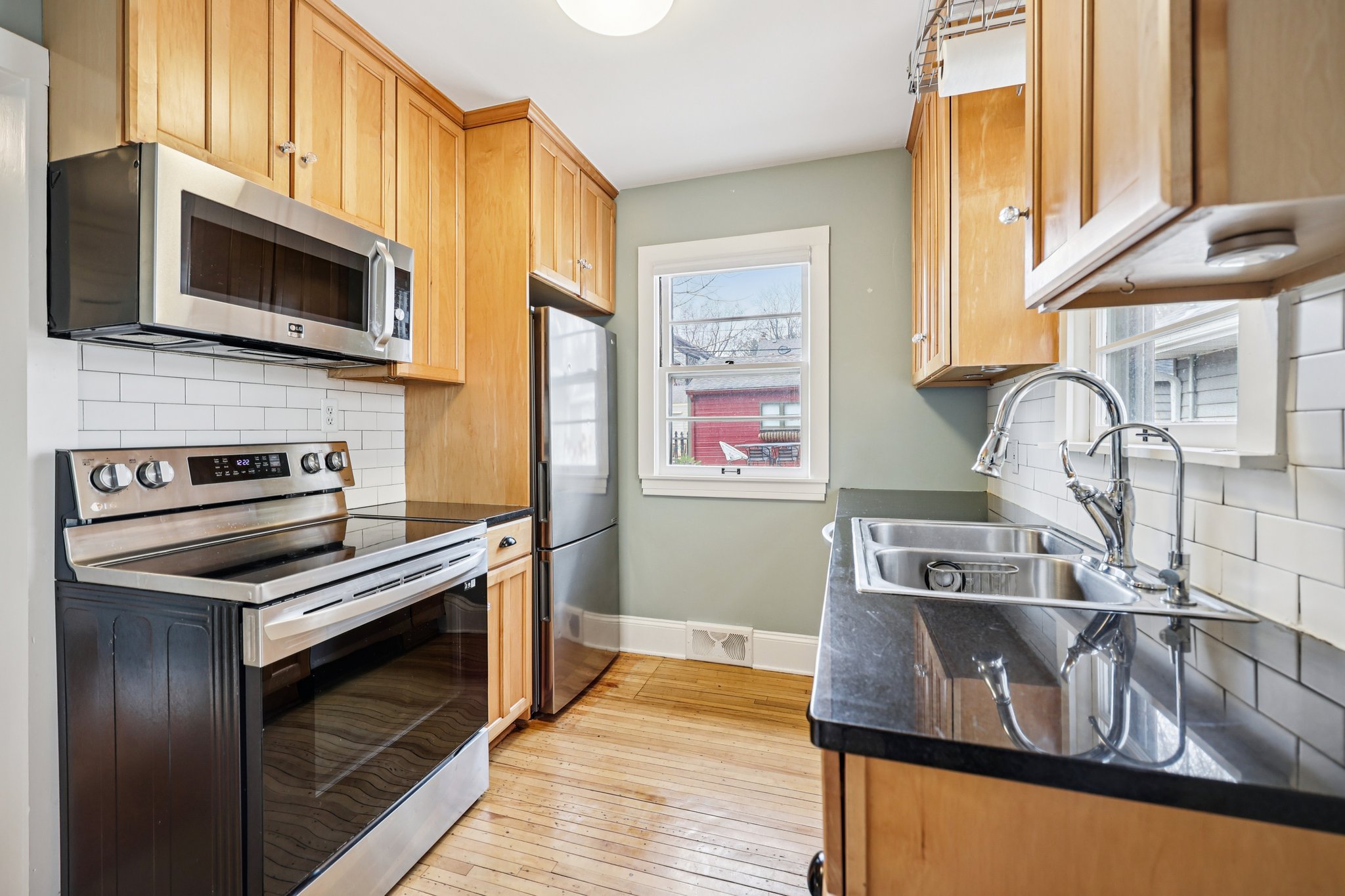 Webster Ave S-S0204-010.jpg