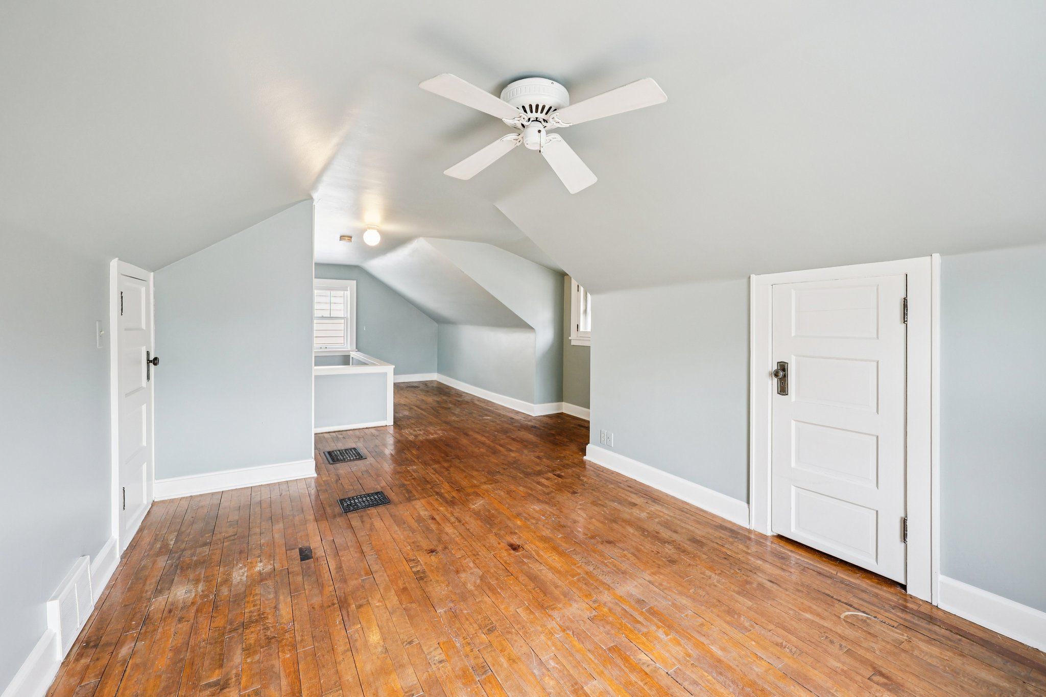 Webster Ave S-S0204-023.jpg