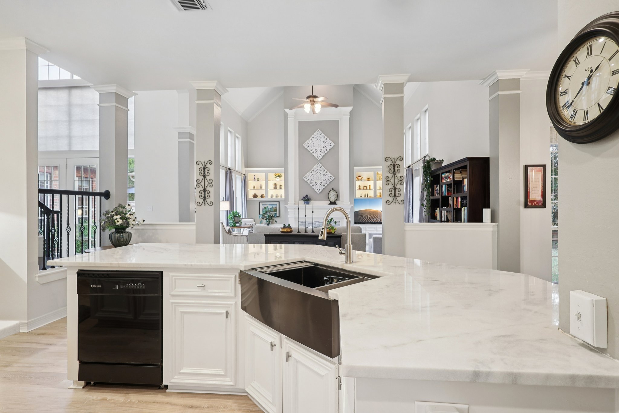 Amy Shores Ct-S2101-016.jpg