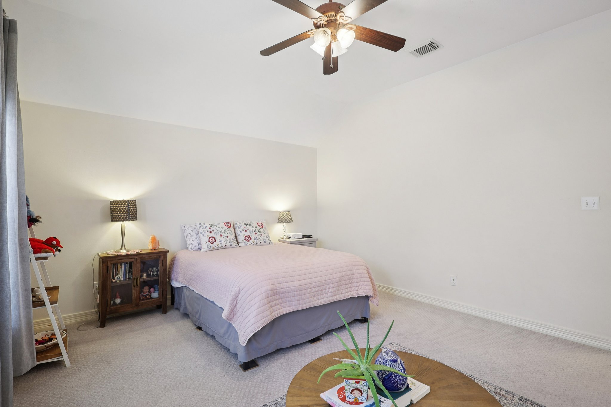 Amy Shores Ct-S2101-048.jpg