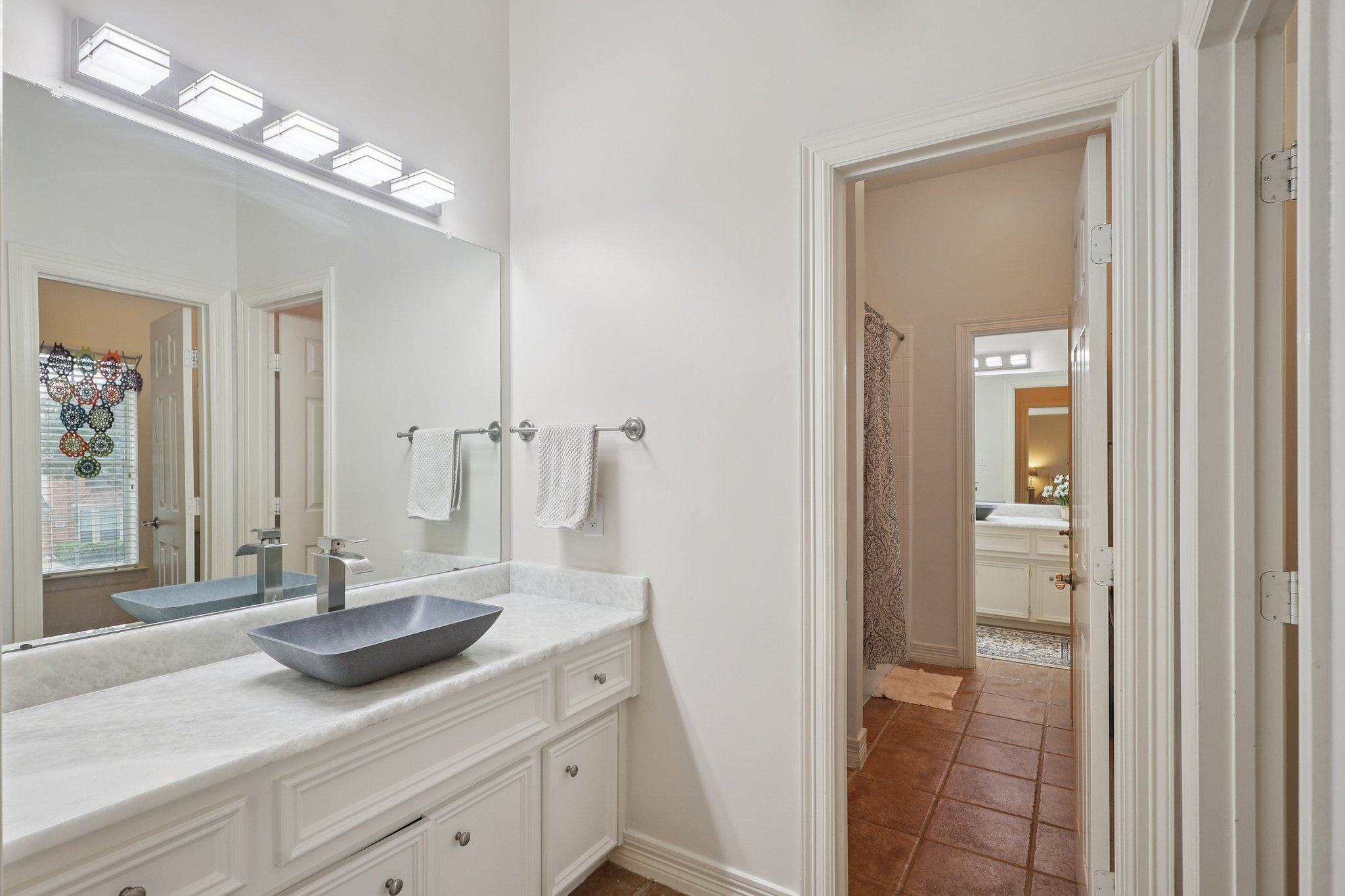 Amy Shores Ct-S2101-049.jpg