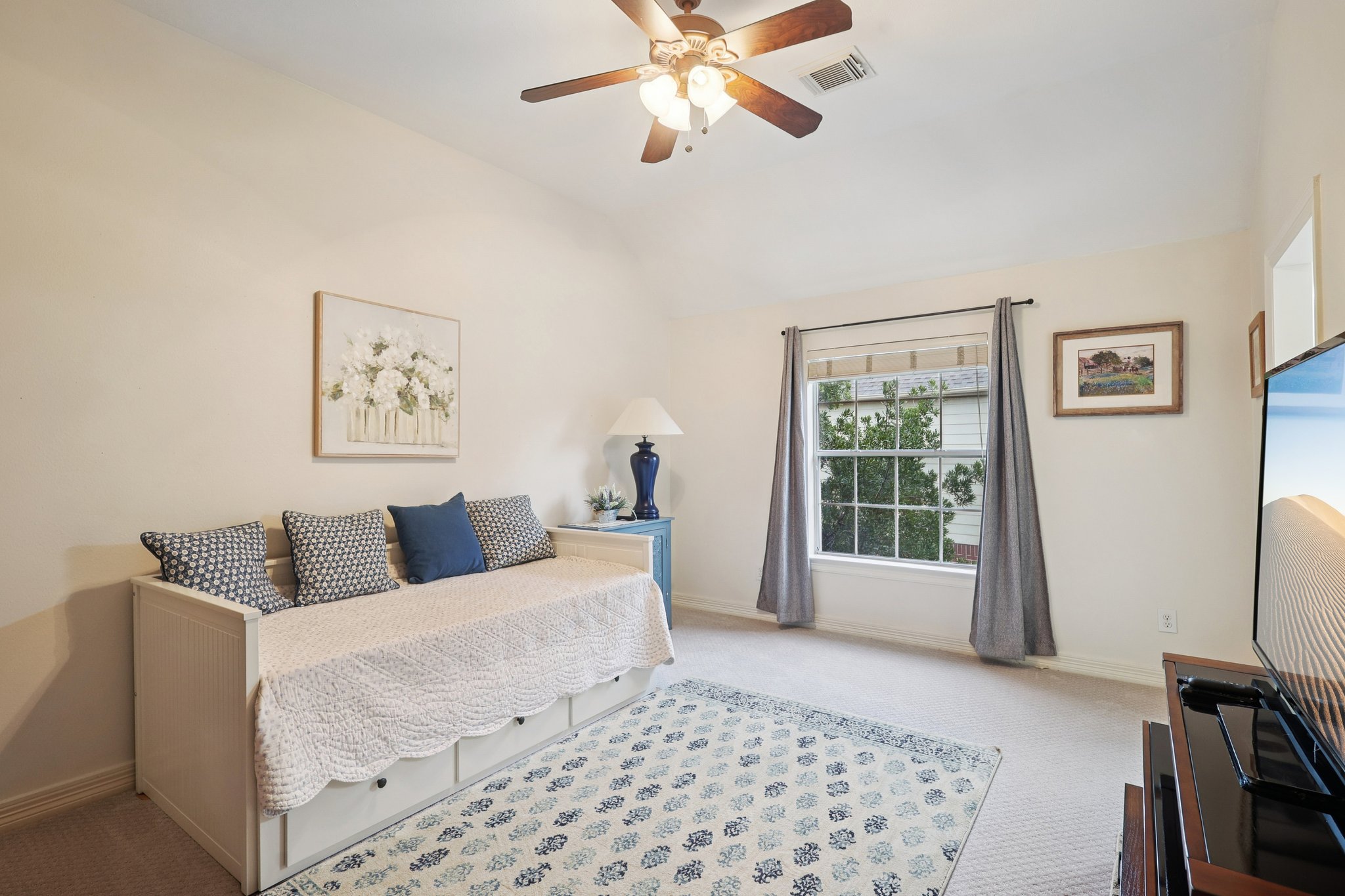 Amy Shores Ct-S2101-052.jpg