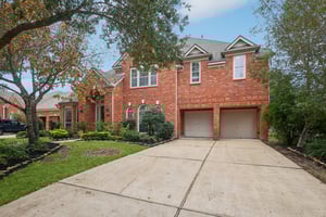 Amy Shores Ct-S2101-002.jpg