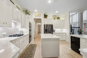 Amy Shores Ct-S2101-015.jpg