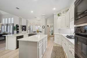 Amy Shores Ct-S2101-018.jpg