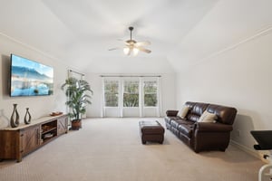 Amy Shores Ct-S2101-037.jpg