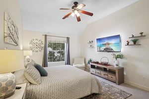 Amy Shores Ct-S2101-043.jpg