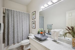 Amy Shores Ct-S2101-045.jpg