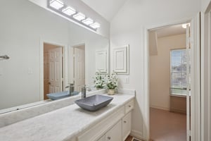 Amy Shores Ct-S2101-050.jpg