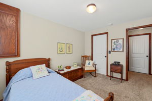  Photo 44