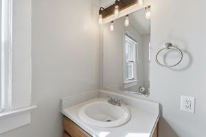  Photo 32