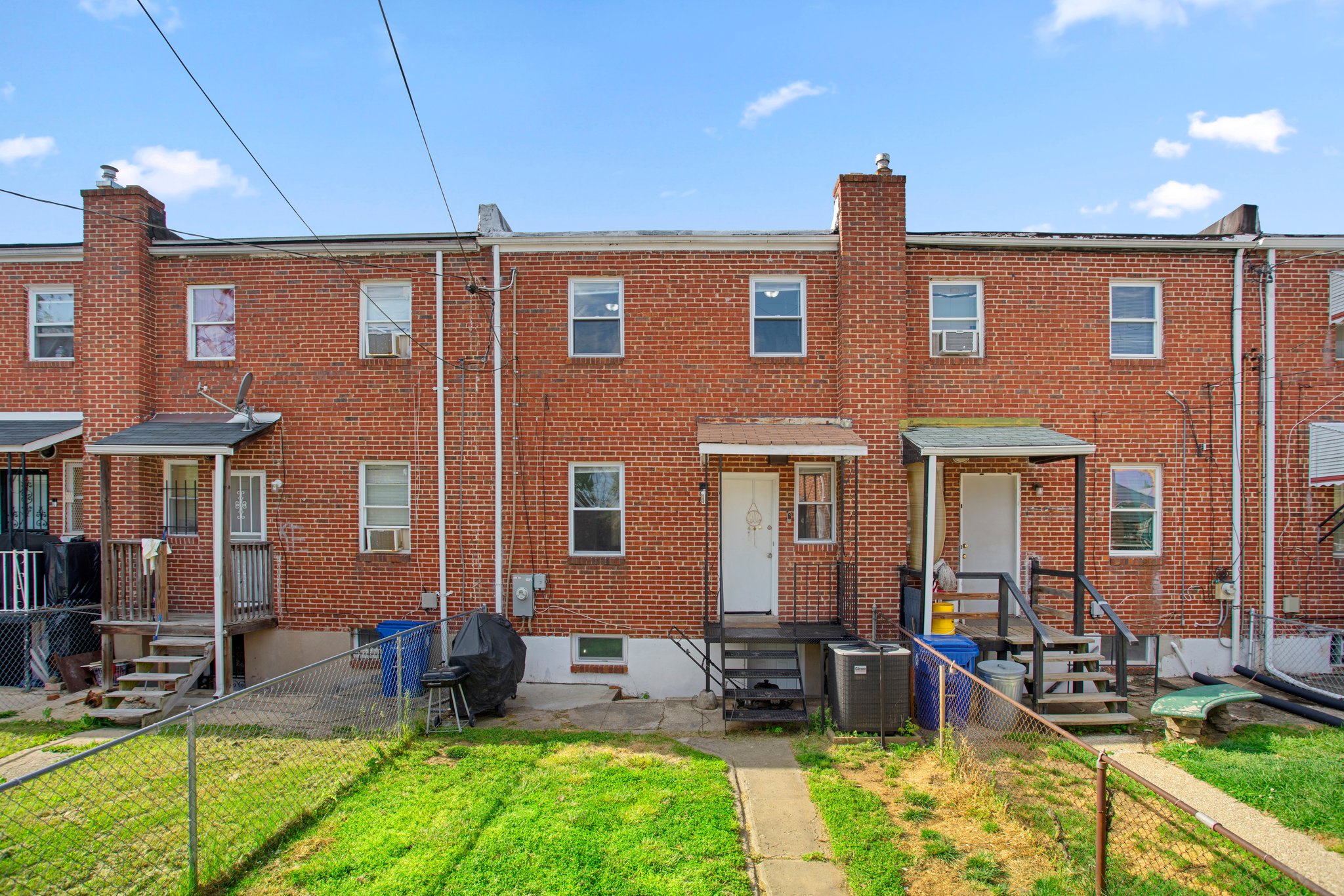 29. Back exterior.jpg