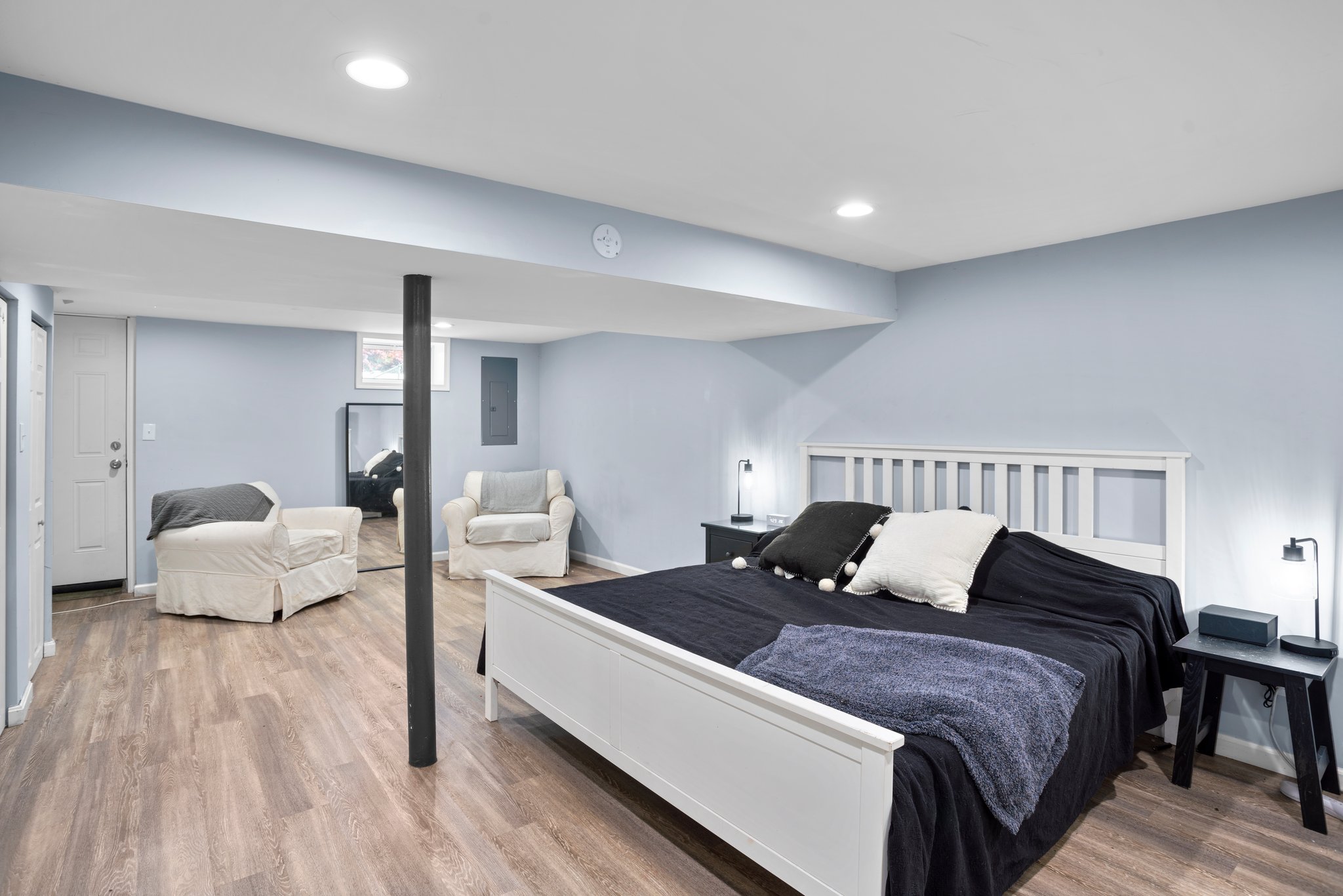 22. Lower bedroom.jpg