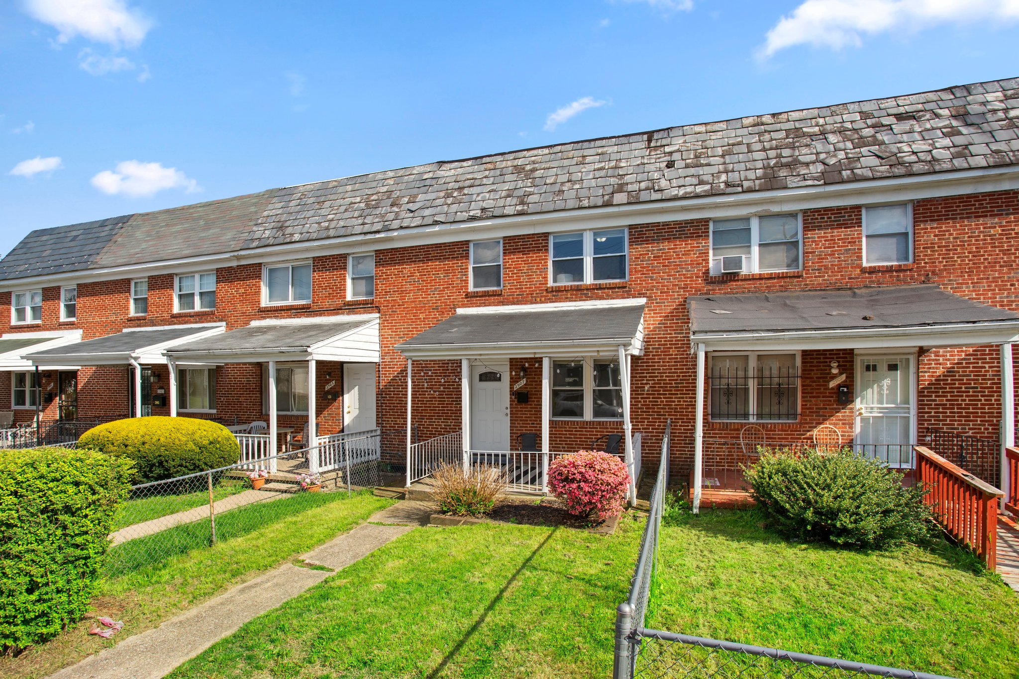 02. Front exterior.jpg