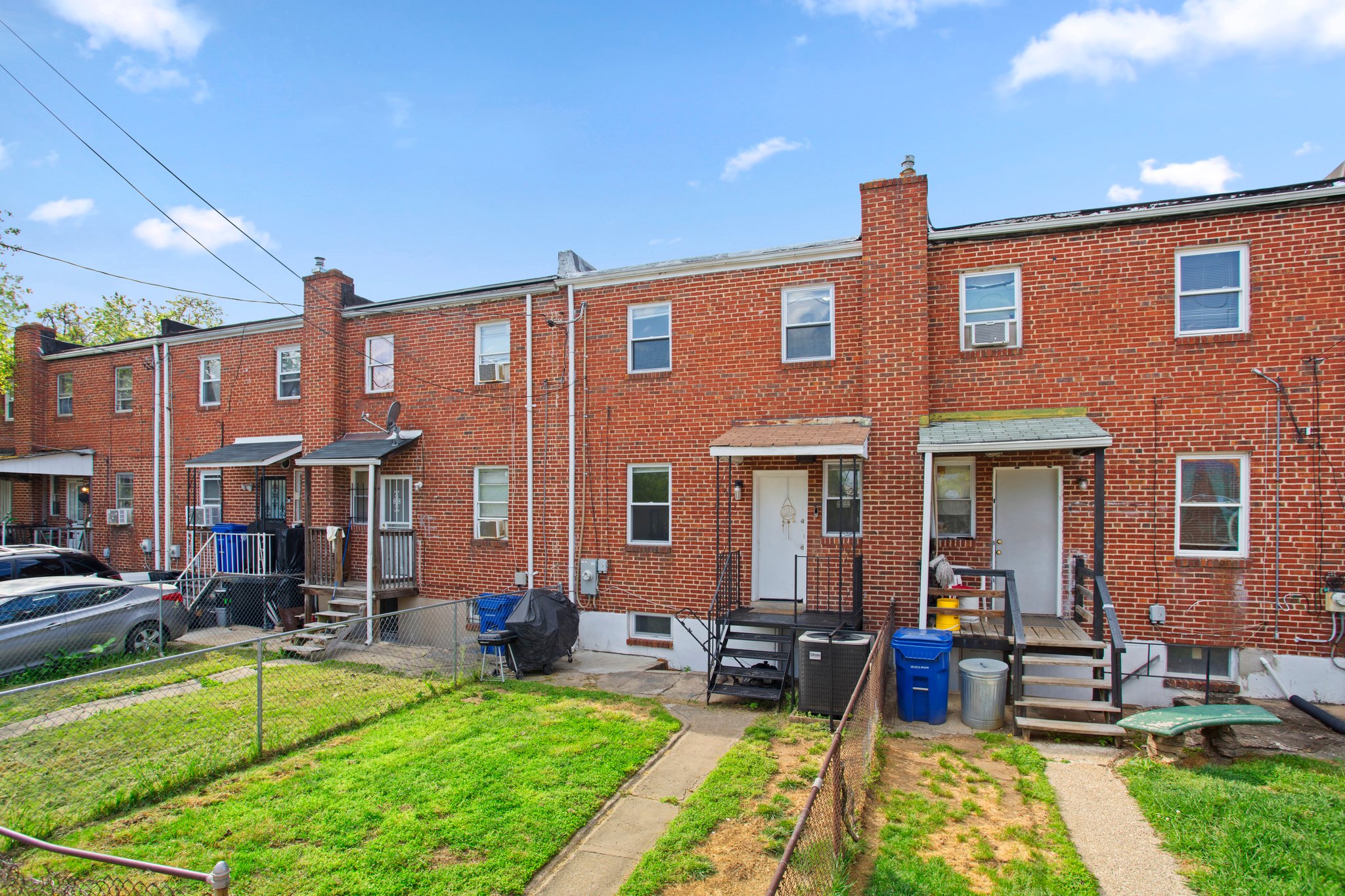 30. Back exterior.jpg