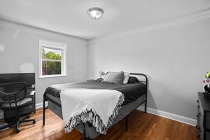 16. Upper bedroom.jpg