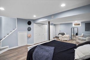 23. Lower bedroom.jpg