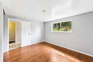 Second bedroom is upstairs, and has direct access to the full bathroom.